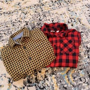 2 cozy kids button down flannels size Small